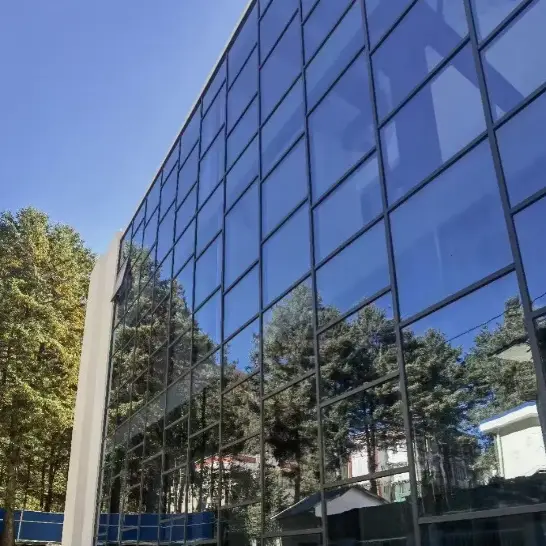 Contexitur cortinam muros